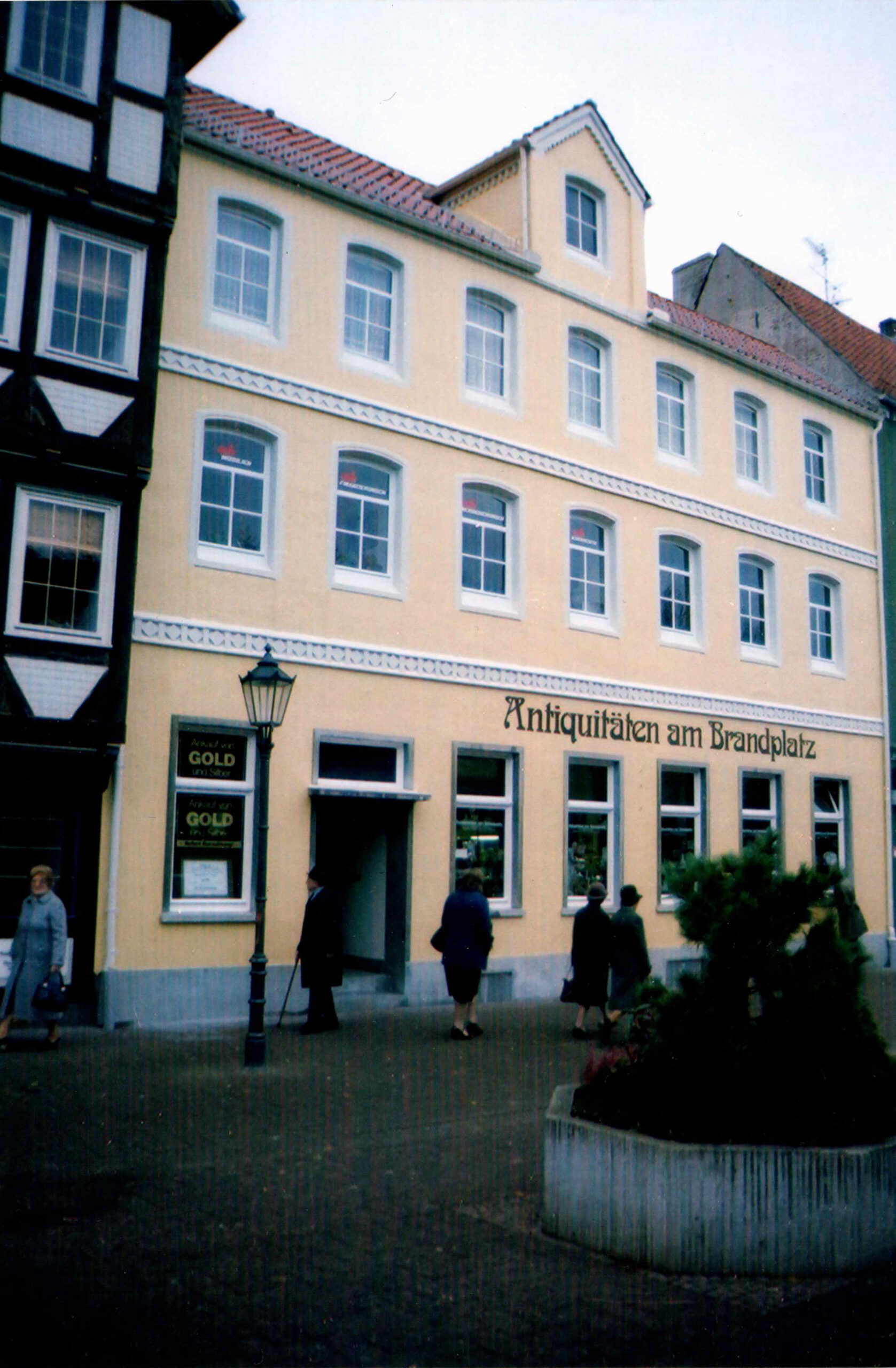 Historisches Ladengeschäft „Antiquitäten am Brandplatz“ der Familie Lewitzki in Celle